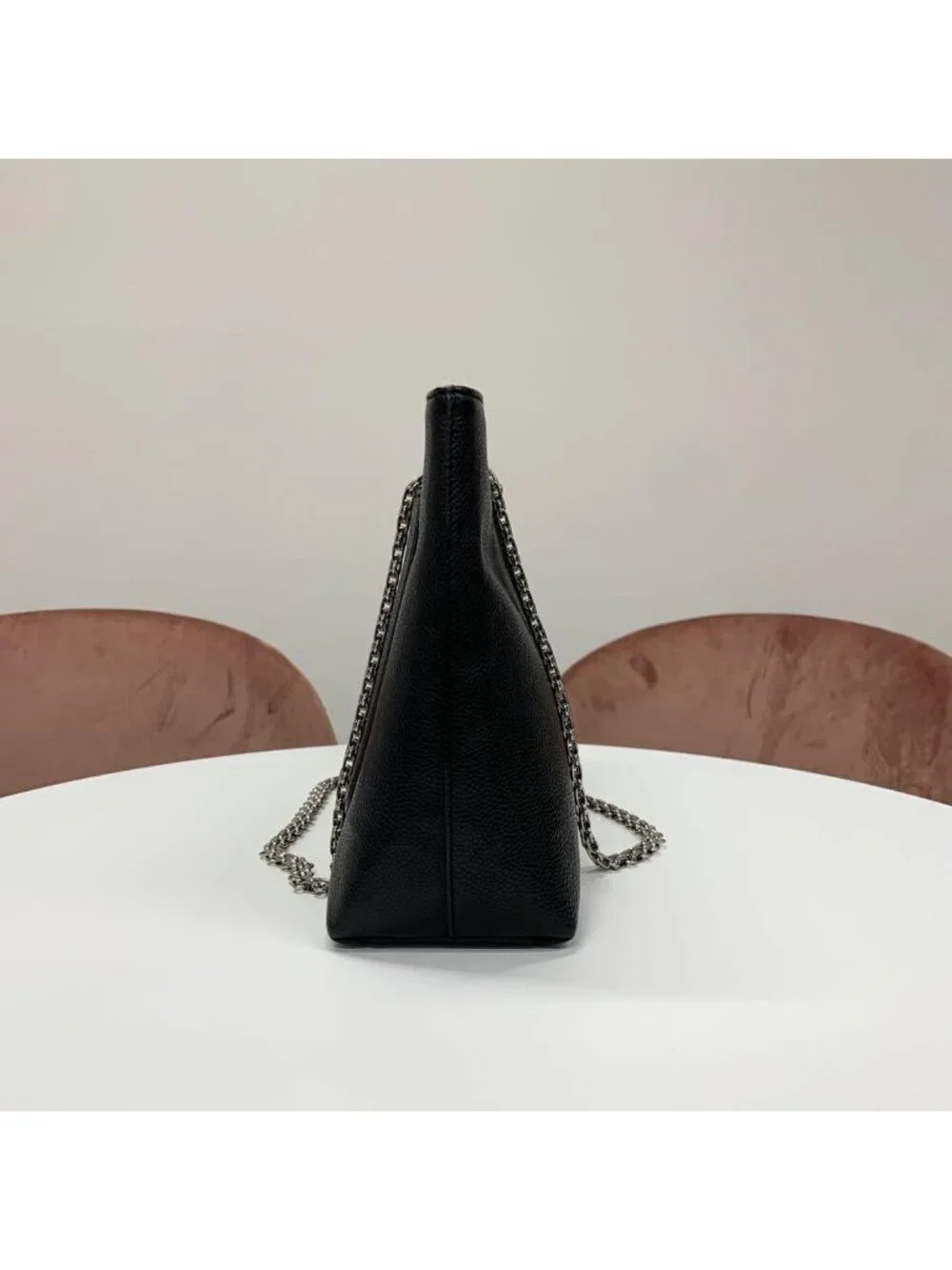 Chanel Caviar Leather CC Logo Chain Tote Black